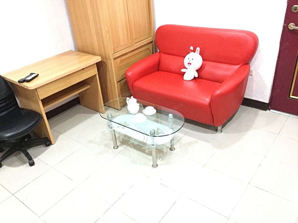 獨立個人洗衣機+倒垃圾+沙發+大對外窗+ - Image 1