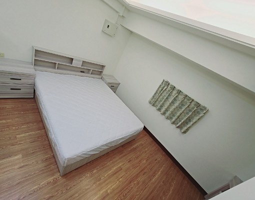 全新裝潢!一房一廳!超大廚房!獨洗獨曬! - Image 4