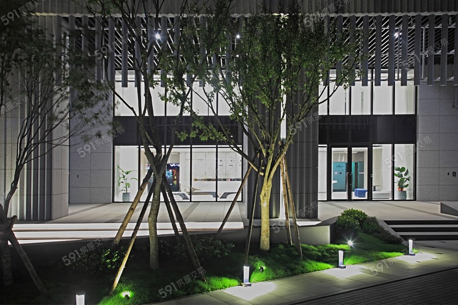 長群君臨實景圖