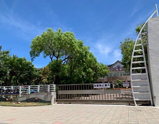 興達港一到三樓金店面、兩套房(可租補) - Image 5