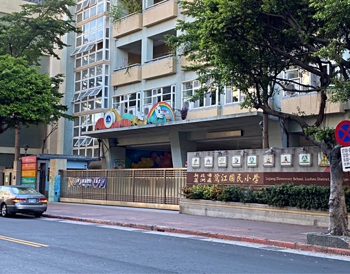 大三房，各房間、客廳有冷氣(附有暖氣功能) - Image 11