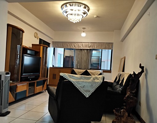 一呷皮箱,就可入住,南平路黃昏市場旁 - Image 1