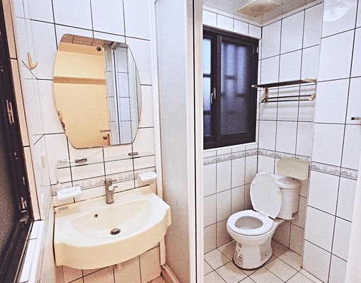 有管理室-單人加大床!獨立陽台洗衣機- - Image 4