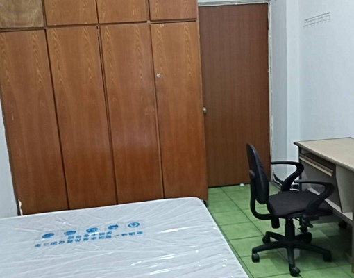 近中和捷運站、大潤發、家樂褔、長短期皆可 - Image 1