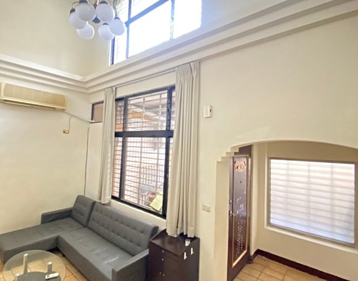 大業商圈♠稀有四房透天♠門口可停車♠機能好 - Image 2