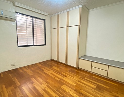 大業商圈♠稀有四房透天♠門口可停車♠機能好 - Image 5