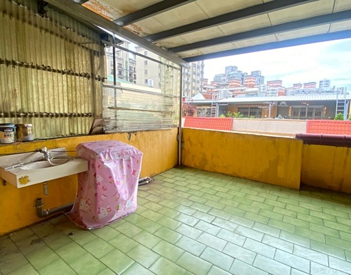 大業商圈♠稀有四房透天♠門口可停車♠機能好 - Image 15