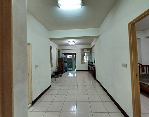 租近勤益公寓傢俱齊全(可租補雙租補) - Image 1