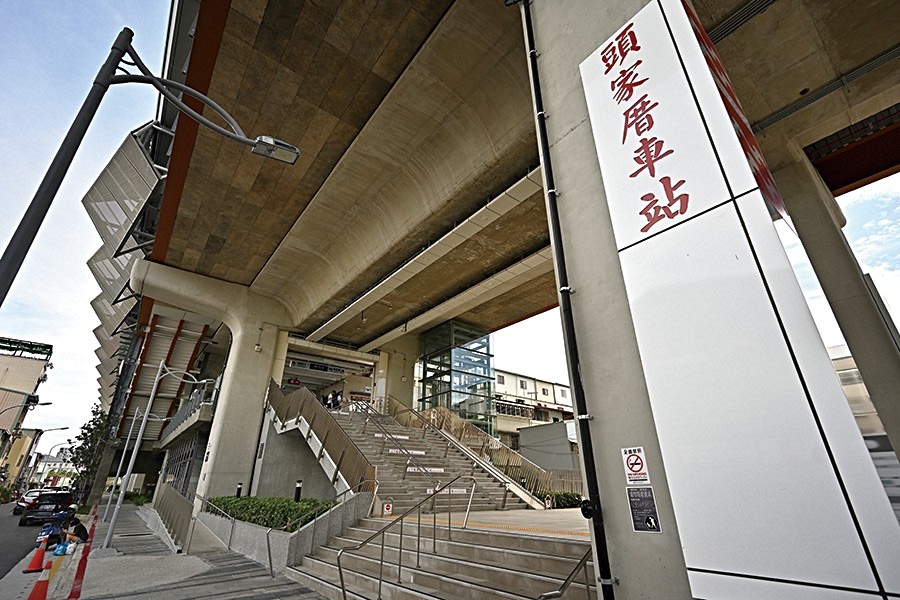 台鐵頭家厝車站也是步行可達