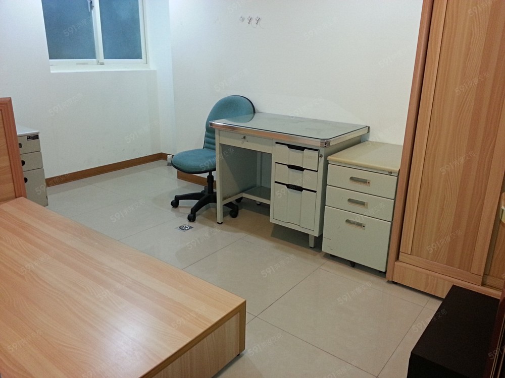 雅房305室6坪租8000限女姓