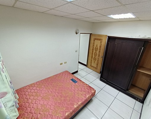 鄰近火車站~中北路二段~林森路~健行路~ - Image 2