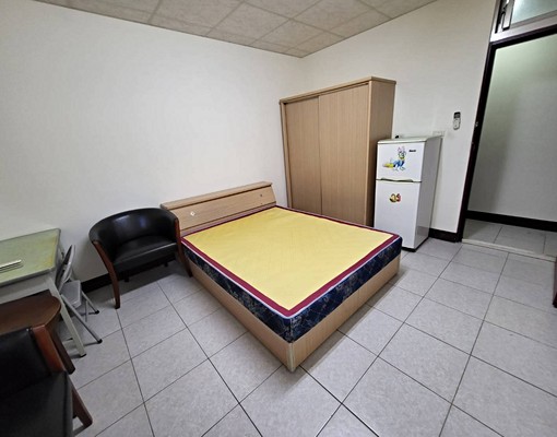 🚩豐原火車站旁🚩室內機車位🚩採光佳🚩機能佳🚩 - Image 1