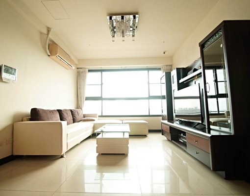 世紀凱悅正朝南面西屯路視野三房平車 - Image 2