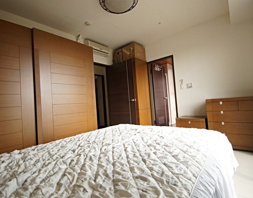 世紀凱悅正朝南面西屯路視野三房平車 - Image 3