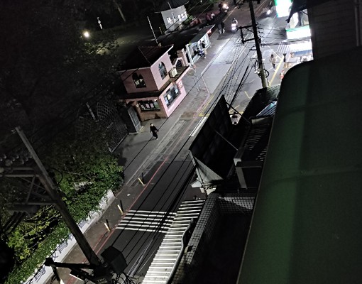 學校正門口公車站口全新裝潢採光大套房 - Image 4