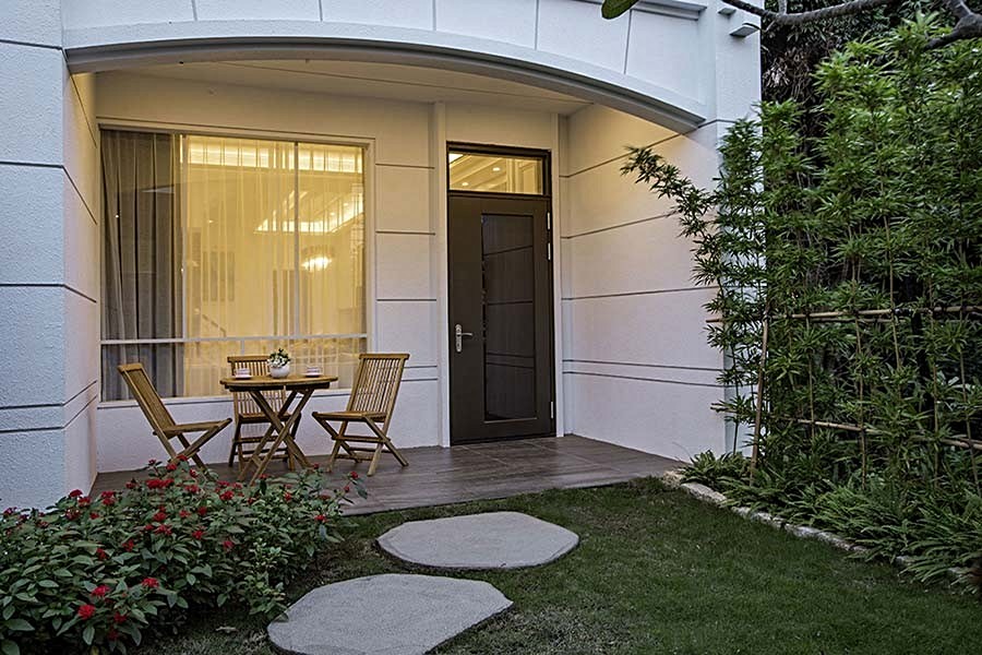 擁有一個前院，圓一個別墅夢