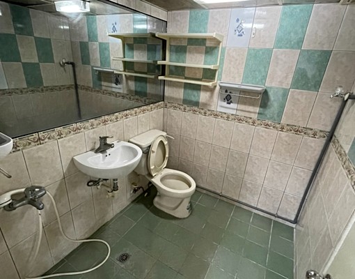 台南大學大東夜市電梯平車套房出租E301 - Image 8