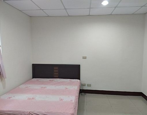 中山路二段麥當勞商圈三鐵共構優質大套房 - Image 2