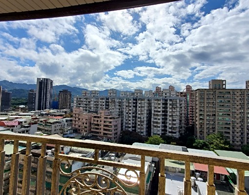 日月光好景觀三房加車位&&住商小英 - Image 1