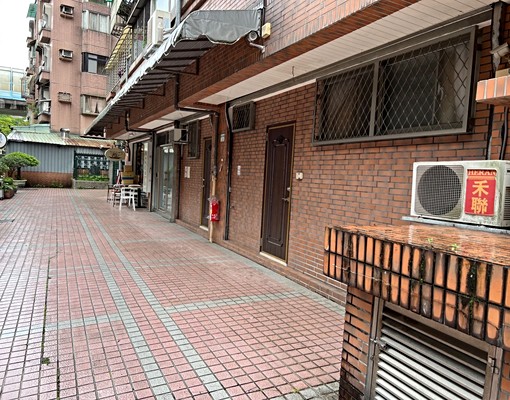 葫洲捷運站步行三分鐘代收包裹套房 - Image 1