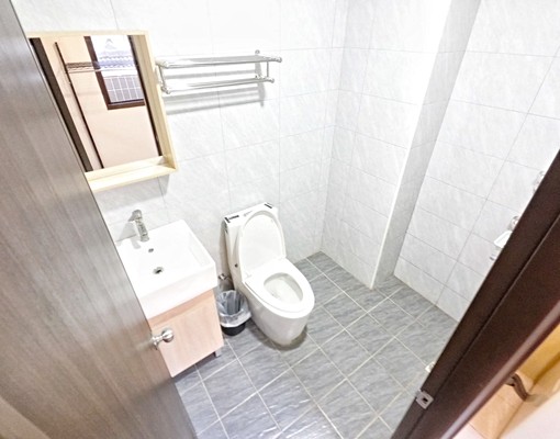 逢甲水湳中國醫🔥全新裝潢可租補大空間陽台獨洗 - Image 8