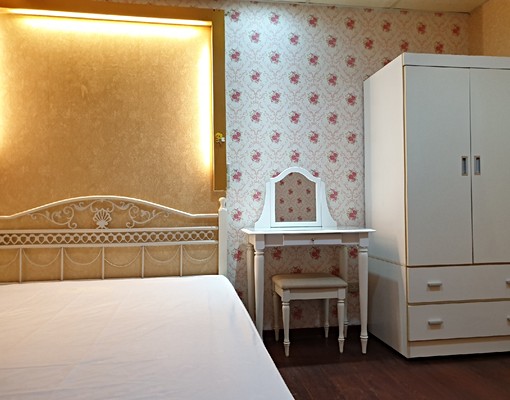 板橋府中捷運大樓甜美雅房 - Image 1