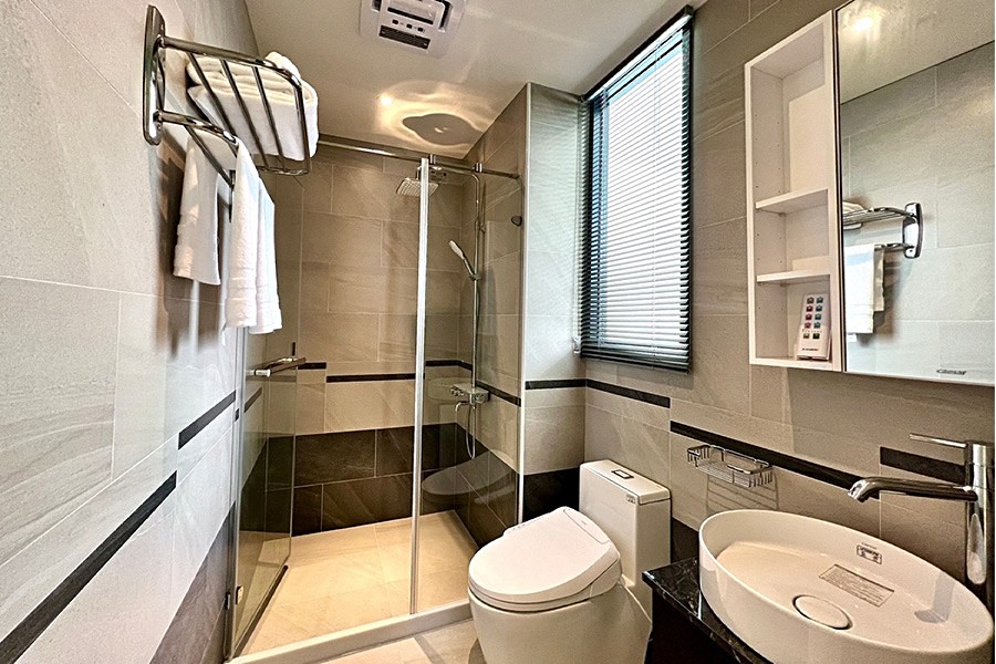 2房樣品屋，衛浴實景。