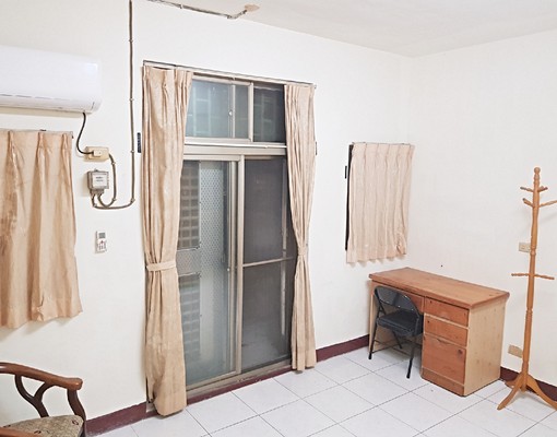 超棒的3樓大間雅房,附陽台!衛浴僅兩共用 - Image 2