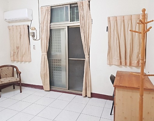 超棒的3樓大間雅房,附陽台!衛浴僅兩共用 - Image 9