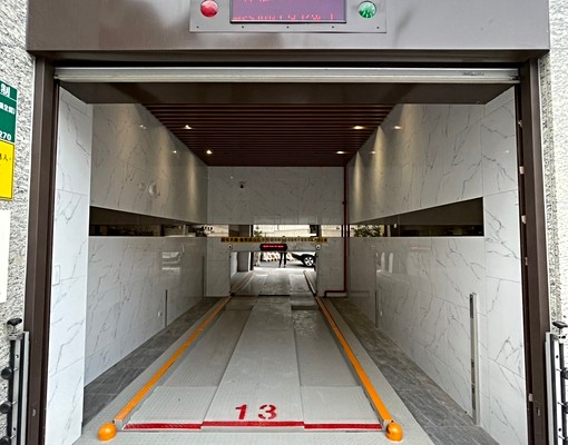 天越全新休旅機械車位，捷運迴龍站3號出口 - Image 2