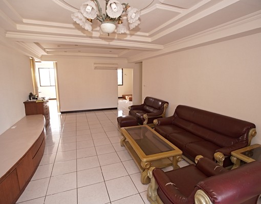 整層住家/南區大坪數優質住家/近中山醫 - Image 1