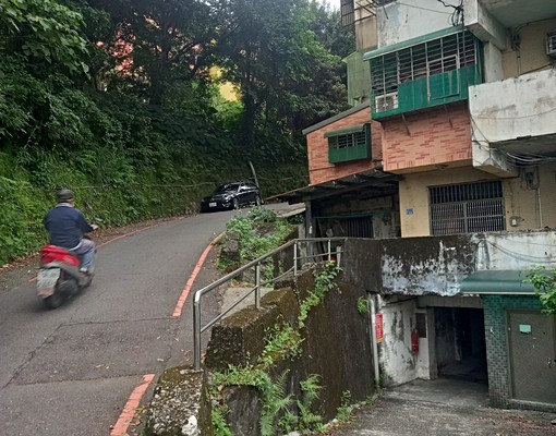 信二路崇佑學院旁精美裝潢套房 - Image 1