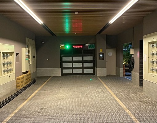 頂溪捷運站1分鐘,倉儲式車位 - Image 1