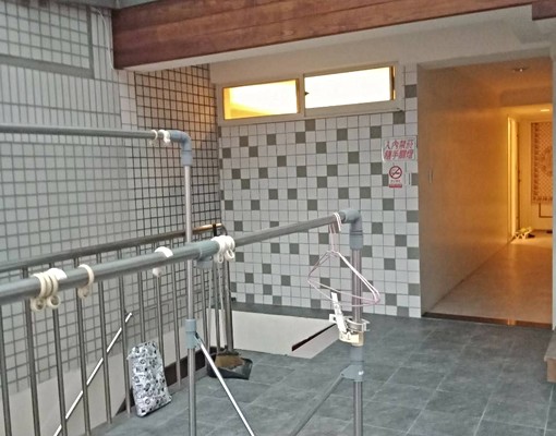 公寓二樓大露臺獨立梯捷運總站近長榮路 - Image 3