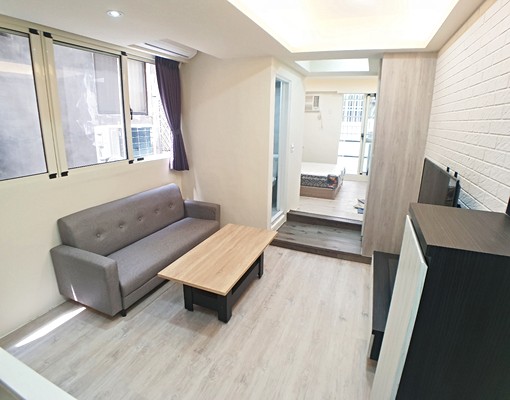 中國醫逢甲美套房有晒衣陽台衛浴開窗 - Image 2