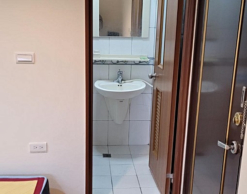 近南港軟體園區,中南街頂加陽台套房出租 - Image 10