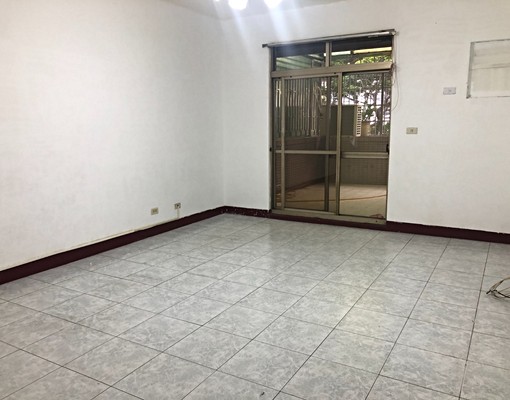 澄觀路透天金店面-臨大馬路開店、住家皆可 - Image 3
