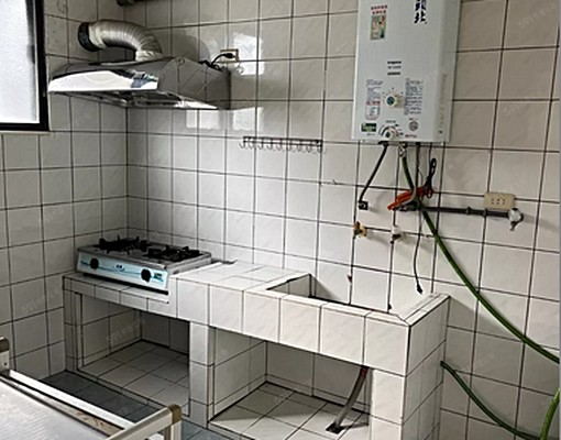 非鐵皮屋！中正路185巷｜四房二廳二衛＋20坪景觀露臺近捷運 - Image 5
