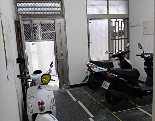 近便利商店、健身房、公園綠地、文化路夜市 - Image 1
