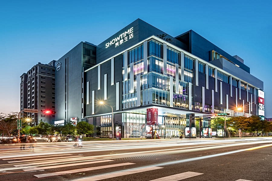 文心秀泰也距離不遠。