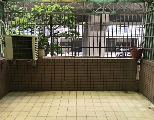 澄觀路透天金店面-臨大馬路開店、住家皆可 - Image 5