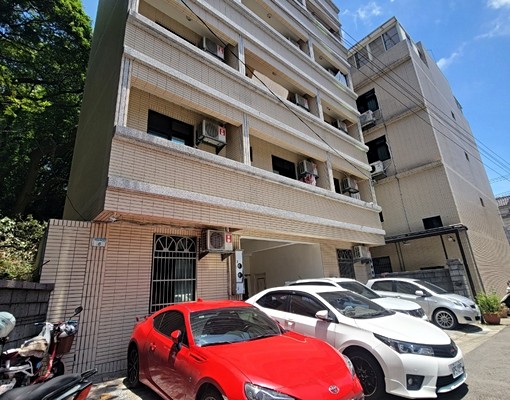 近山仔頂平鎮工業區電梯大套房 - Image 1