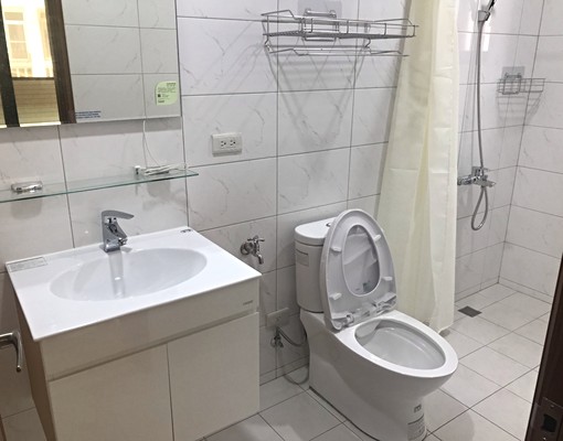 全新優質獨立套房(近新興國小) - Image 2