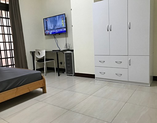 桃園火車站後站,新屋雅房出租,限女性 - Image 1