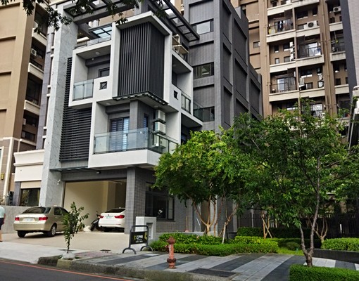 電梯全新套房 - Image 1