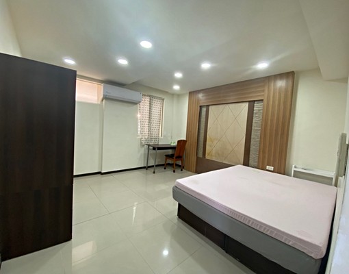 六樓頂加RC美寓(一房一廳) - Image 1