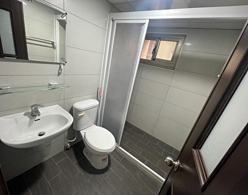 可雙人租補❤️精誠.公益.大墩商圈/電梯乾溼分離大套房 - Image 1