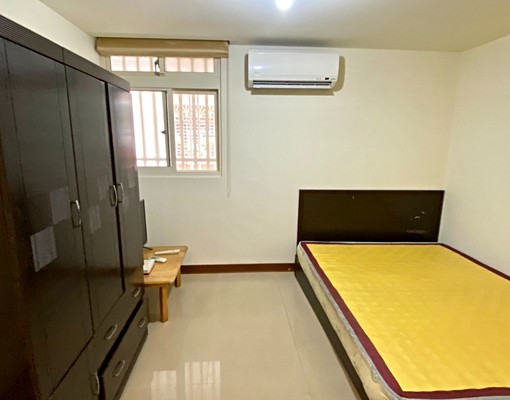 靠近宏匯廣場榮富國小新莊區中港路605巷 - Image 1