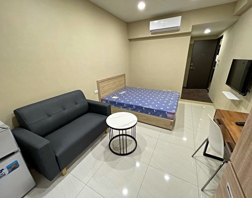 藝文蛋黃區精美獨立洗衣機陽台沙發套房 - Image 9