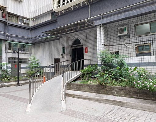 電梯大廈、獨立門戶套房、中庭花園社區,便利生活圈 - Image 5
